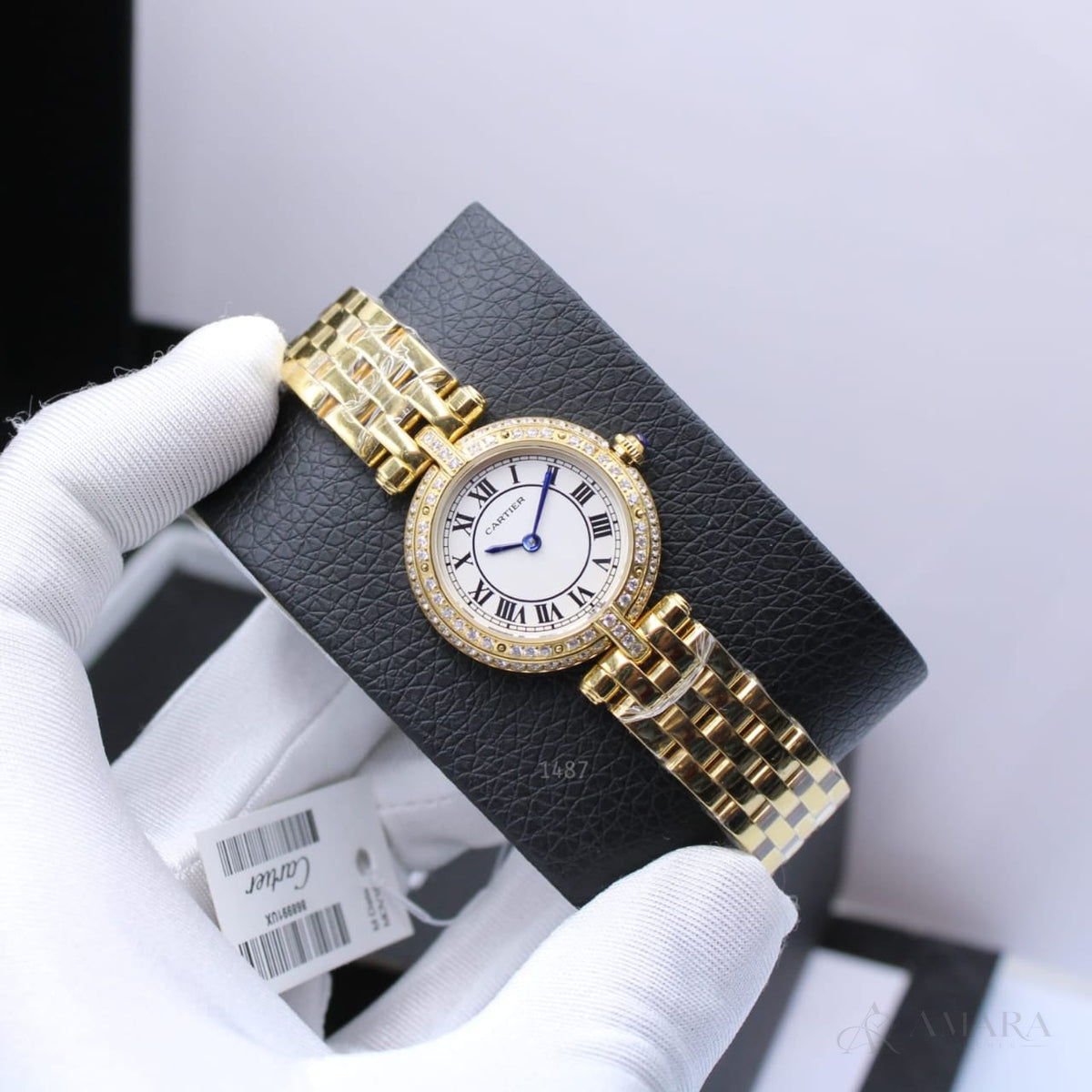 Cartier Round Ladies Watch – Gold Tone & Diamond Detail