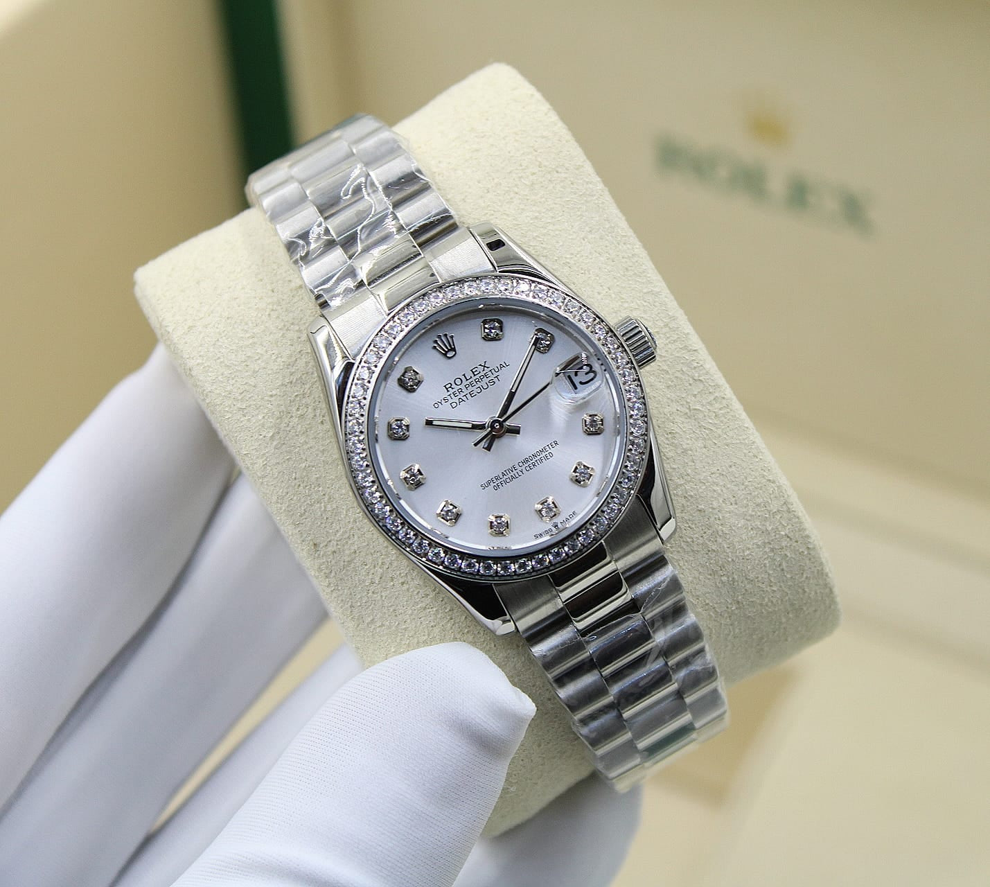Rolex Lady-Datejust – White Dial & Diamond Detail - view 5