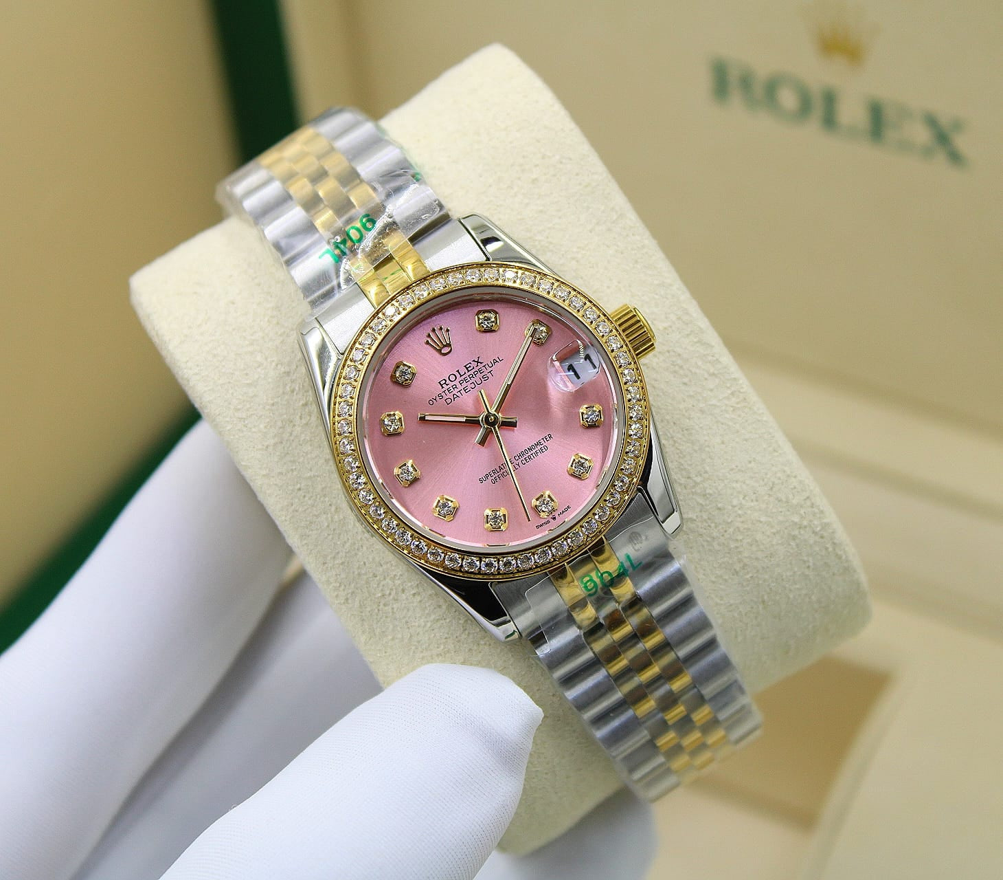 Rolex Lady-Datejust – Two Tone, Pink Dial & Diamond Detail - view 5