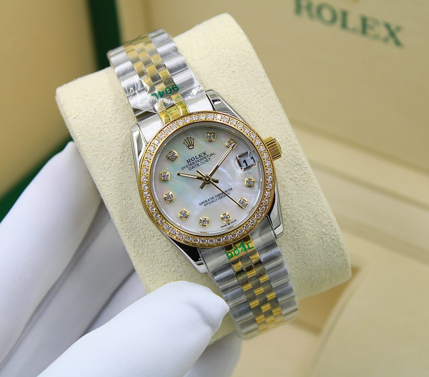 Rolex Lady-Datejust – Two Tone, White Dial & Diamond Detail