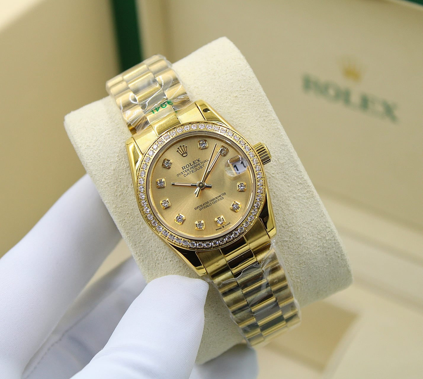 Rolex Lady-Datejust – Yellow Gold Tone & Diamond Detail - view 5
